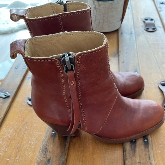 Acne Studio Pistol cognac leather booties!!! Gorgeous - Picture 1 of 8
